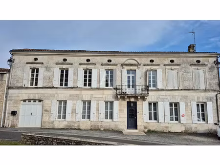 vente maison 9 pièces 265 m² à nancras (17600)  316 500 €