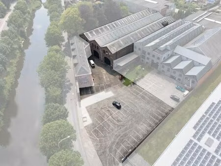 te koop  industriële loods (2.200m²) met verdiep (2.200m²...