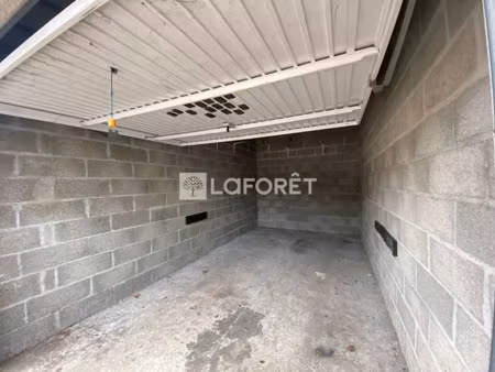 location parking 15 m² à elbeuf (76500)  65 €