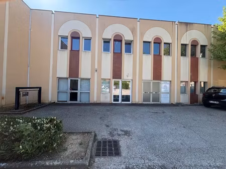 location locaux professionnels 54 m² à dijon (21000)  540 €