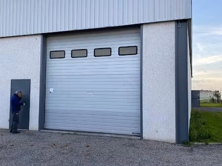 location locaux professionnels 200 m² à cugnaux (31270)  1 450 €