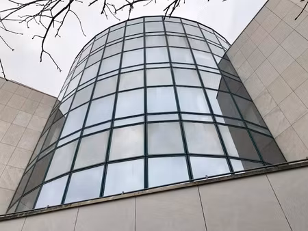 location locaux professionnels 705 m² à melun (77000)  16 420 €