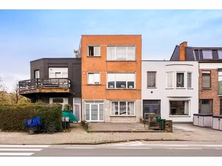 lichtrijk appartement op de dakverdieping