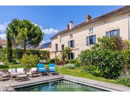 maison en pierre  piscine  jardin bucolique et potentiel d'exception dans le vexin