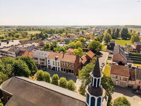 hoogwaardig afgewerkte villa op perceel van 1784 m²