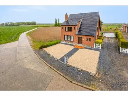 landelijke woning met aanhorigheden.