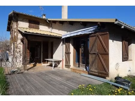 maison avec 3 appartements et un entrepot