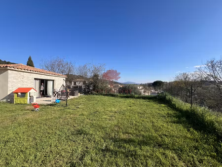 a vendre villa type 4 pieces 101 m2 terrain de 748 m2 piscin