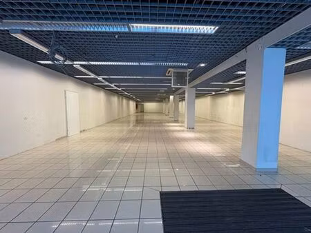 commerce ±376m² dans un quartier fort prisé !