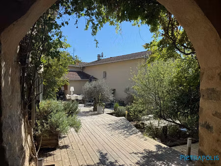 grande propriété familiale avec deux maisons sur 935 m² de te