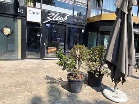 rez commercial à louer