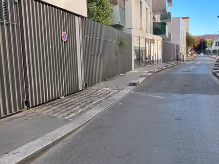 place de parking aubervilliers secteur landy 12m2