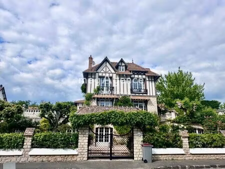 charmante propriete avec piscine