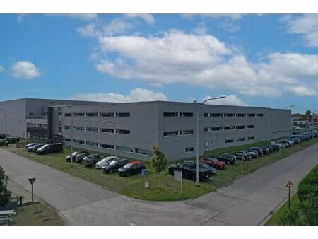 instapklare kantoorruimte te huur van 500 m² te gavere