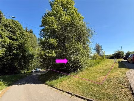 terrain a deux pas du lac de conchibois !