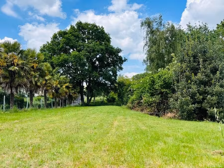 terrain constructible à 3 minutes de la gare