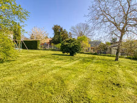 superbe terrain à bâtir situé à 8 min à pieds de la gare !