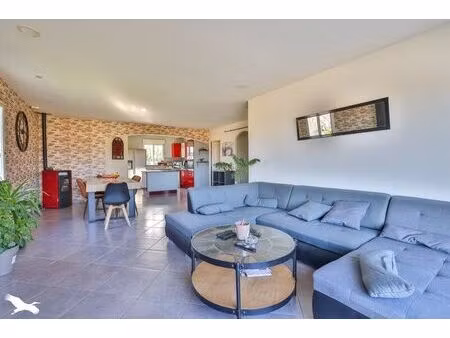 vente maison 6 pièces 135 m² neuillac (17520)