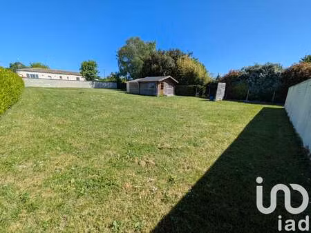 vente terrain à nancras (17600) : à vendre / 887m² nancras