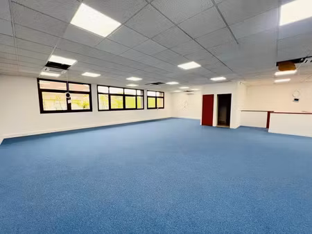 a louer - bureaux au sein d'une villa d'entreprises