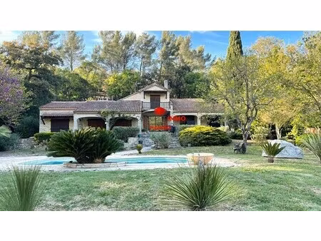 villa d'exception à la campagne avec vue imprenable & cadre idyllique