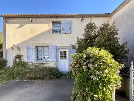 maison 8 pieces- 300 m2 et appartement- poire sur vie -