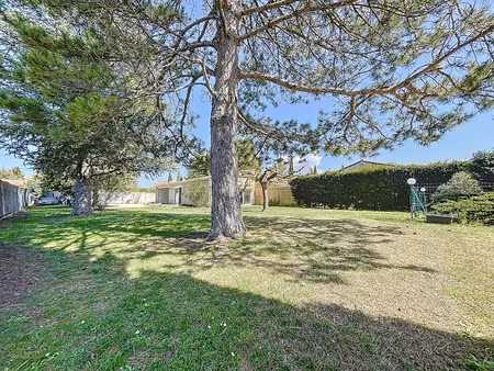 vente terrain 719 m² à carpentras (84200)  231 500 €