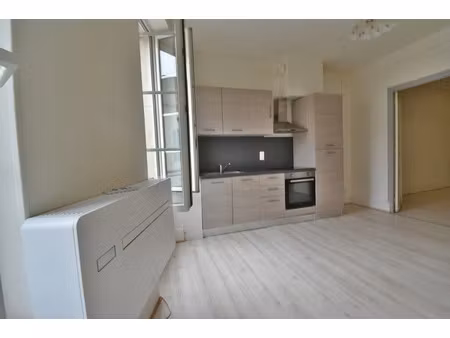 location appartement 3 pièces 47 m² à sainte-livrade-sur-lot (47110)  540 €
