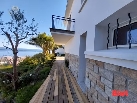 a vendre chez blot immobilier - maison familiale t10 - vue mer exceptionnelle - kerbonne