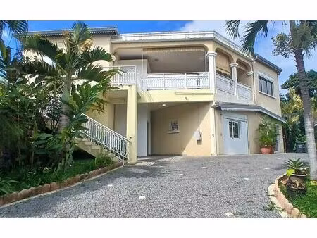 maison le tampon 255 m² t-6 à vendre  530 400 €