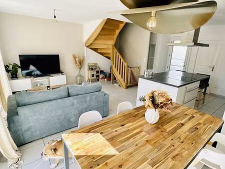location maison 4 pièces 73 m² à la fare-les-oliviers (13580)