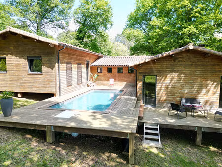 maison d'architecte en mélèze et douglas sur pilotis