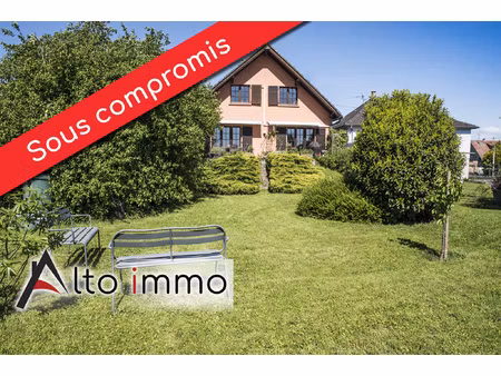 cadre de vie idyllique : maison 173 1 m2  sur un terrain de