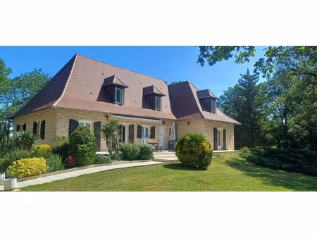 vente maison 9 pièces 250 m² à cubjac-auvézère-val d'ans (24640)  565 000 €