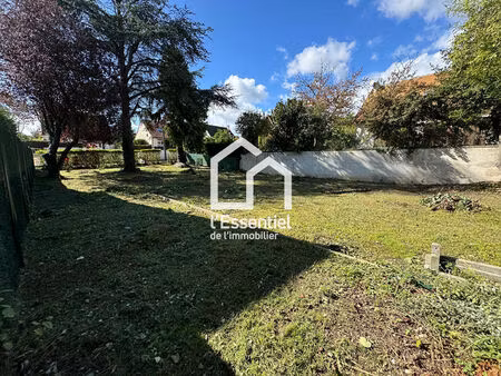 terrain exceptionnel de 428 m2 - a deux pas du centre-ville