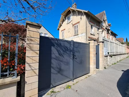 immeuble idéalement situé