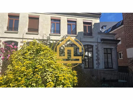 appartement atypique avec entrée privée et jardin 6 pièces hy