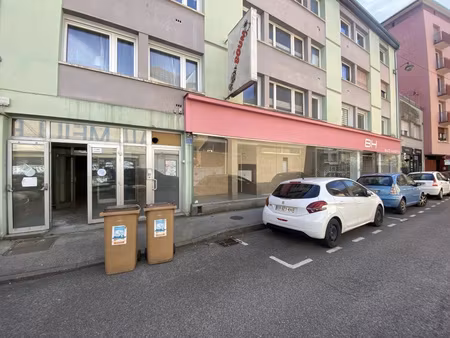 a vendre -local commercial de 830 m2 avec sous-sol de 450 m2