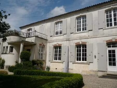 vente maison à cognac (16100) : à vendre / 185m² cognac