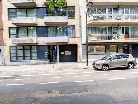 emplacement de parking couvert