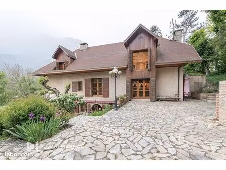 propriété 12 pièces 400 m²