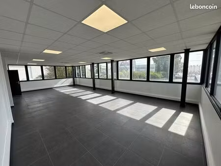 bureaux 77 m² puget-sur-argens