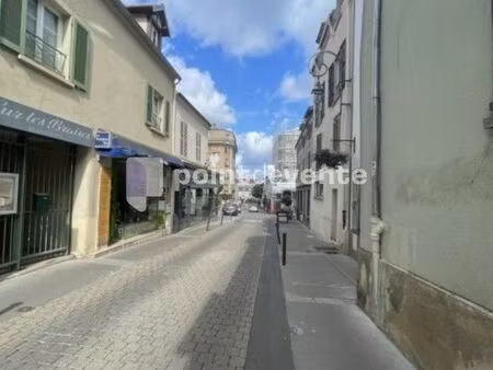 commerce habillement/textile 59 m²