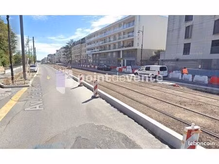 local commercial 200 m²