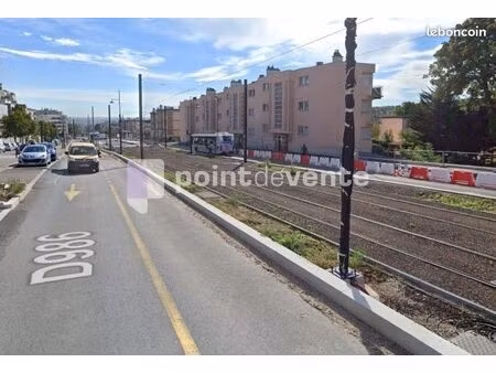 local commercial 77 m²