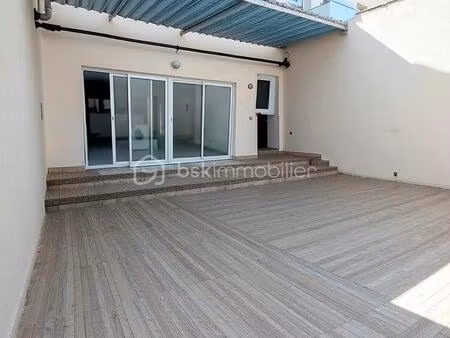immeuble de 340 m² à ceyras