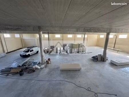 local industriel 1 300 m²