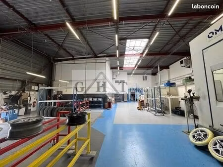 local industriel 500 m²