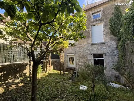 maison 8 pièces 219 m²