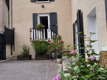 maison cessieu piscine jardin 160 m²